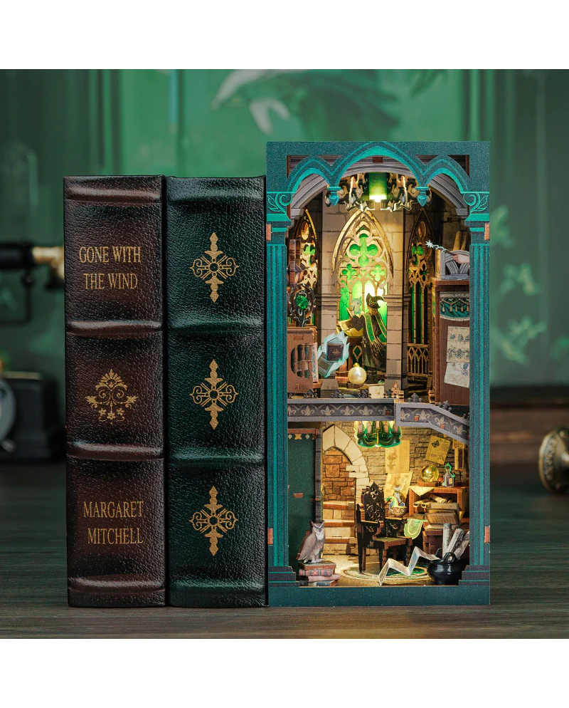 BOOK NOOK KIT - DIY - Darkness Common Room - 150pc + LED Light
