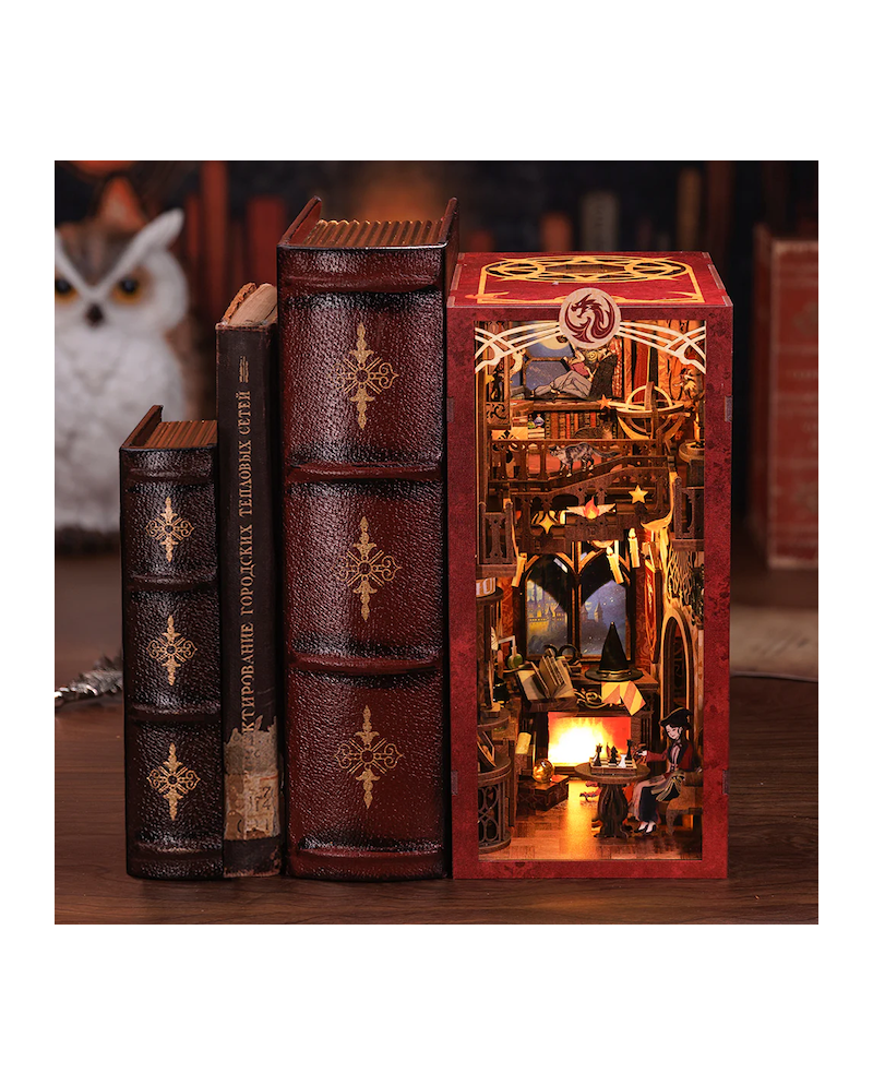BOOK NOOK KIT - DIY - Flame Common Room - 226pc + LED Light