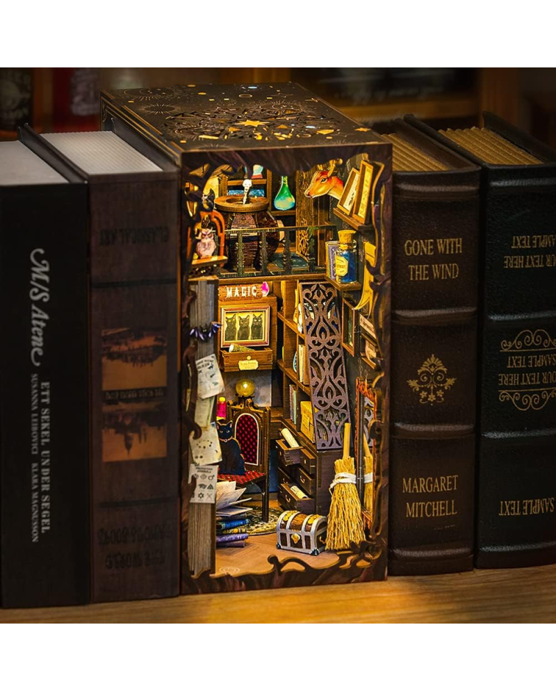 BOOK NOOK KIT - DIY - Magic Pharmacist - 282pc + LED Light