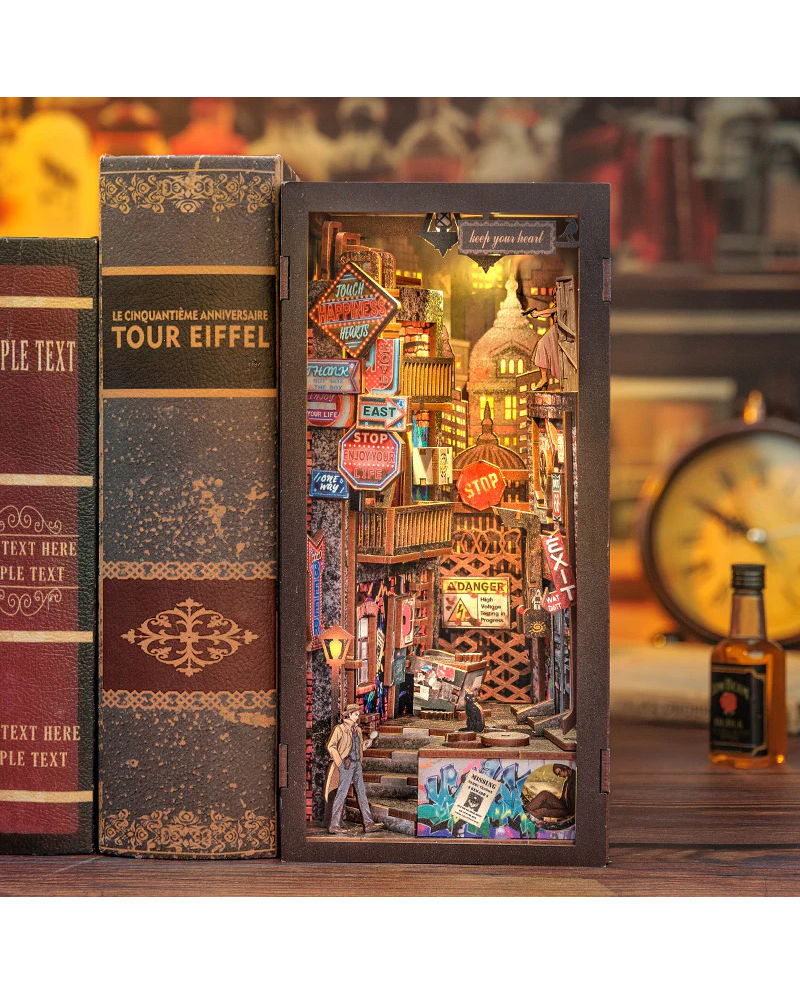 BOOK NOOK KIT - DIY - The Long Goodbye - 238pc + LED Light