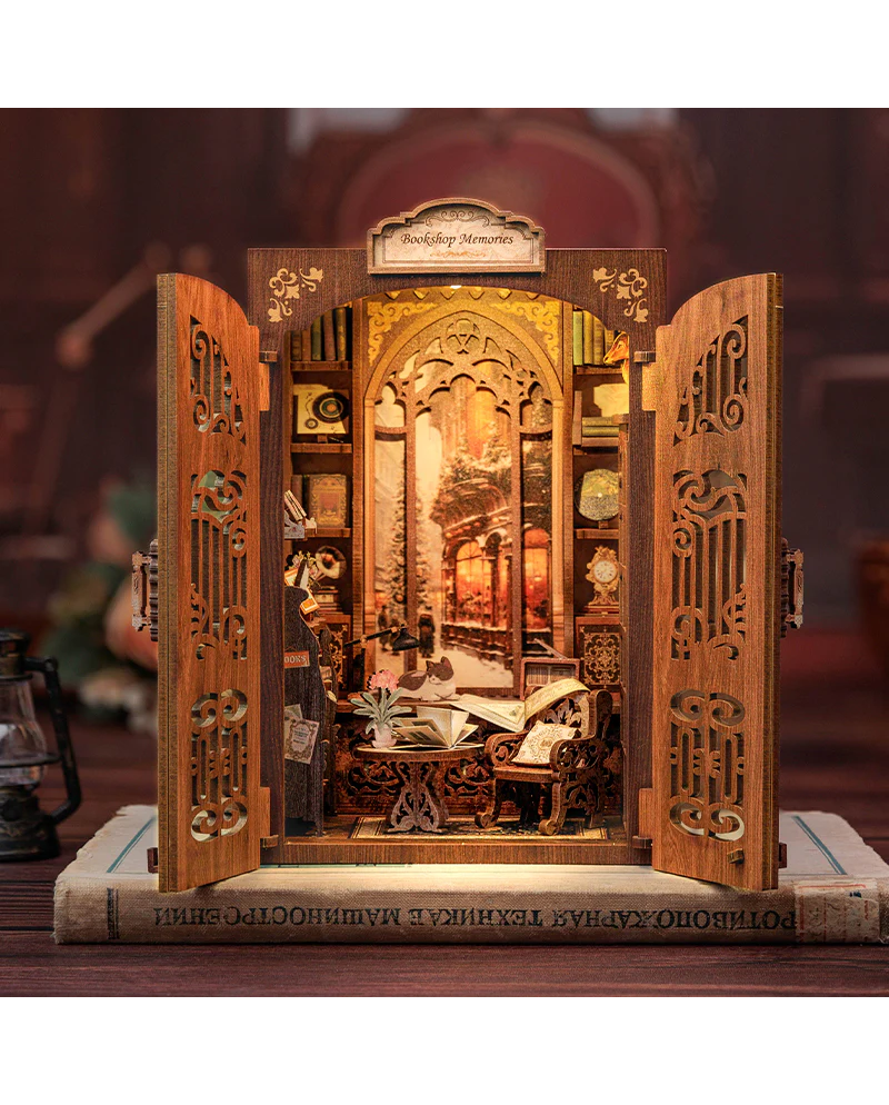 BOOK NOOK KIT - DIY - Memories Bookshop - 127pc + LED Light