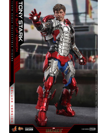 MARVEL - Tony Stark (Mark V Suit Up) Deluxe - Action Figure 31cm