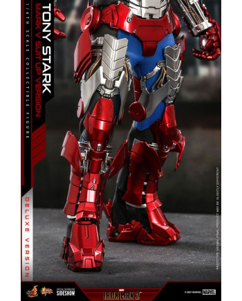 MARVEL - Tony Stark (Mark V Suit Up) Deluxe - Action Figure 31cm