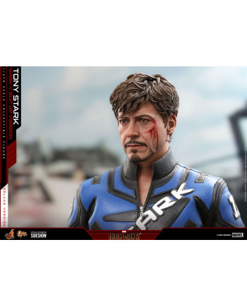 MARVEL - Tony Stark (Mark V Suit Up) Deluxe - Action Figure 31cm