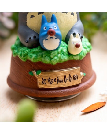 MY NEIGHBOR TOTORO - Totoro play the ocarina - Big musical statue