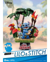 Diorama Stitch Ukulélé D-Stage 14 cm dans un décor tropical hawaïen avec Scrump