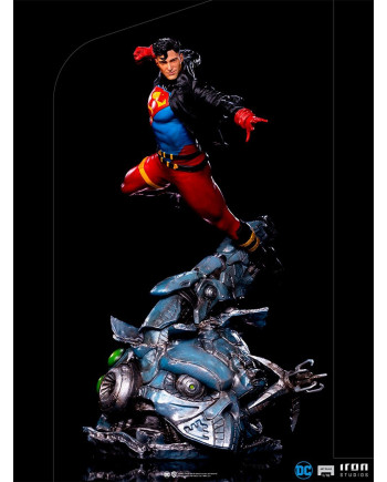 DC COMICS - SuperBoy - Statuette 1/10 Art Scale - 28cm
