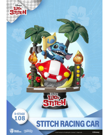 Figurine Stitch au volant de sa voiture de course rouge dans un décor tropical Disney