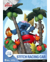 Vue arrière du diorama Stitch D-Stage 108 avec décor hawaïen et voiture futuriste
