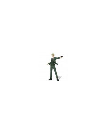 Image de LOID FORGER dans spy x family en costume vert pointant une arme