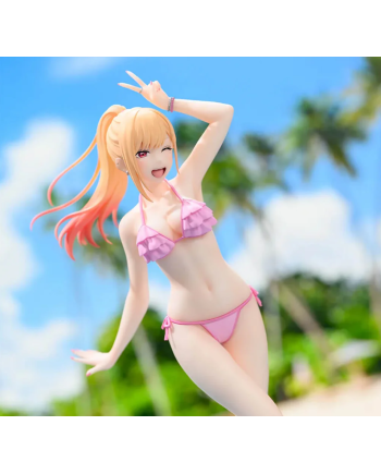 Gros plan figurine Marin Kitagawa XStellar Sega en bikini rose