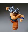 Goku Ultra Instinct Match Makers trois-quarts face, musculature détaillée