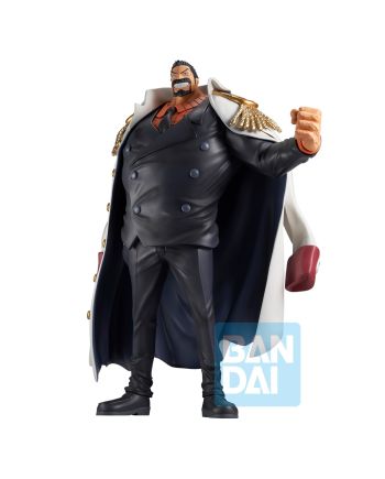 Figurine de collection Young Garp Legendary Hero One Piece vue de trois quarts