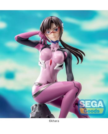 Figurine Mari Makinami Evangelion SEGA avec plugsuit rose et socle rocheux en vue zoomé