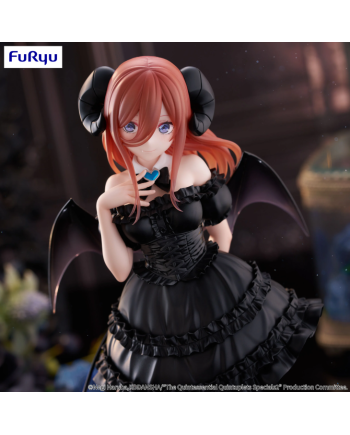 Figurine Miku Nakano FuRyu avec ailes démoniaques et cornes noires