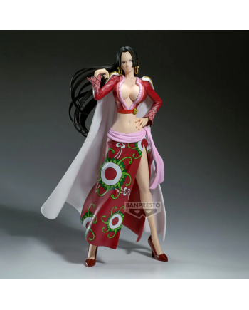 Boa Hancock Grandista Banpresto avec tenue rouge et cape blanche