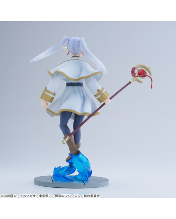 Figurine Frieren Luminasta Sega vue arrière avec cape et bâton magique