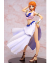 Nami figurine One Piece Banpresto en tenue blanche et bleue