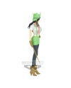 Nico Robin Sweet Style Pirates figurine Banpresto 25 cm en tenue verte avec une baguette dorée dans la main vue de profil droit