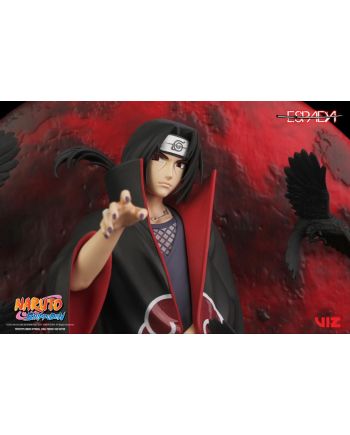 Gros plan sur Itachi Uchiha avec Mangekyo Sharingan et manteau de l’Akatsuki