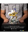 Socle et finition de la statuette Art Scale Shura du Capricorne