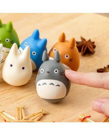 Détail des figurines Totoro roly-poly 5 cm, licence Ghibli, Benelic