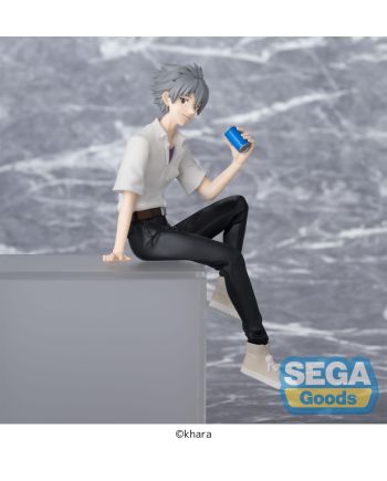 Figurine Evangelion Kaworu Nagisa posée en position assise