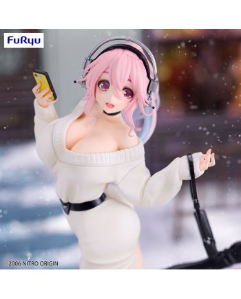 Figurine Super Sonico Winter Memory sous un autre angle