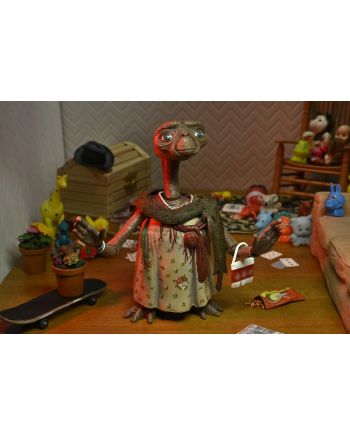 Figurine E.T. Ultimate Dress-Up 18cm packaging Neca 40ème anniversaire