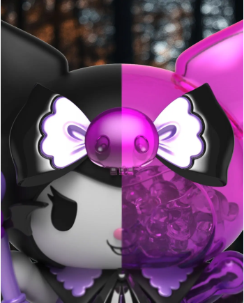 Figurine Kuromi Spooky Hello Kitty Fun Series 15cm vue de profil