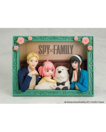 Figurine SPY x FAMILY The Forgers détail du visage et des expressions
