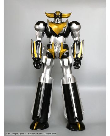 Figurine Goldorak U Jumbo 64 cm coloris Or et Noir - vue de face