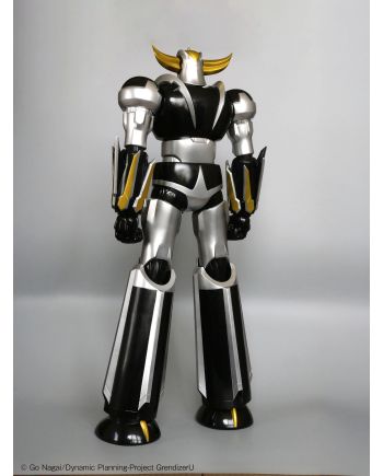 Figurine Goldorak U Jumbo 64 cm coloris Or et Noir - détail