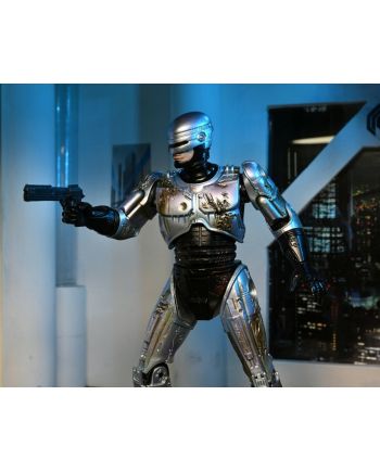 Ultimate Robocop Battle Damaged, vue de profil figurine Neca