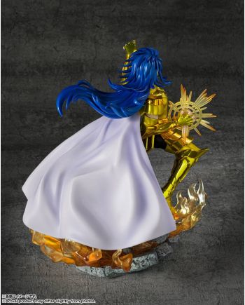 Détail de la finition métallique de la statue Gemini Saga
