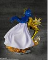 Détail de la finition métallique de la statue Gemini Saga