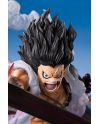 Figurine Luffy Gear 4 King Cobra - détail de la pose dynamique
