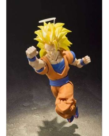 Figurine S.H. Figuarts Super Saiyan 3 Son Goku Dragon Ball Z - détail du visage et de la coiffure