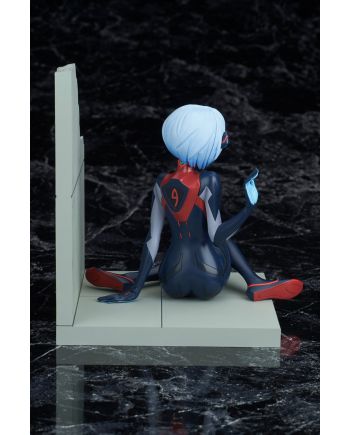 Figurine Rei Ayanami combinaison plugsuit gros plan visage