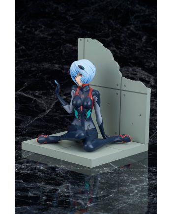 Statuette Evangelion Ayanami Rei vue arrière