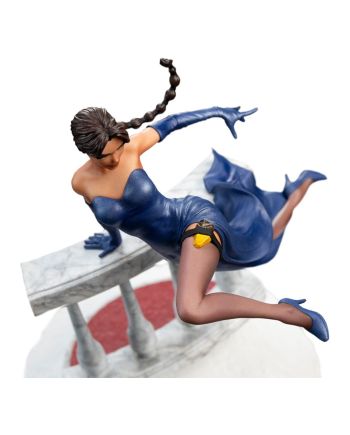 Statuette Tomb Raider Lara Croft détail du visage et du costume