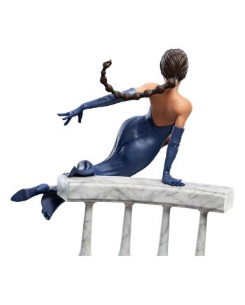 Figurine collector Lara Croft vue arrière