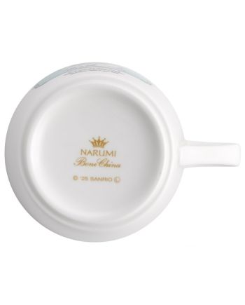 Détail du décor Kuromi sur la tasse en porcelaine Hello Kitty