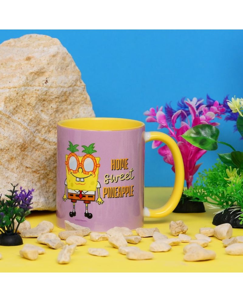 Mug Bob l'éponge Home Sweet Pineapple avec intérieur coloré, vue de face
