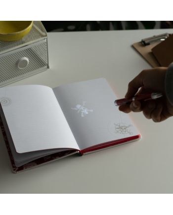 ONE PIECE NETFLIX - Notebook + Stylo-Bille Lumineux - Format A5 - vue de profil