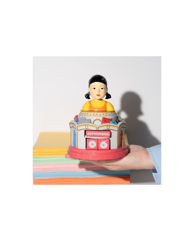 SQUID GAME - Doll - Calendrier Perpétuel 3D en Résine - vue principale