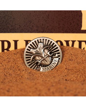 ONE PIECE NETFLIX - Marine - Pin's Edition Limitée - vue de detail