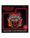 STRANGER THINGS - Helfire Club Medallion - Replique Edition Limitée - vue de profil