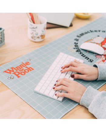 WINNIE L'OURSON & Friends - Tapis de Bureau XL - vue de profil