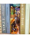 BOOK NOOK KIT - DIY- Monde de Vincent - 80pcs + LED Light - vue de profil